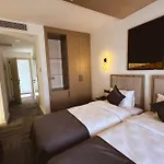 Dorana Art Hotel
