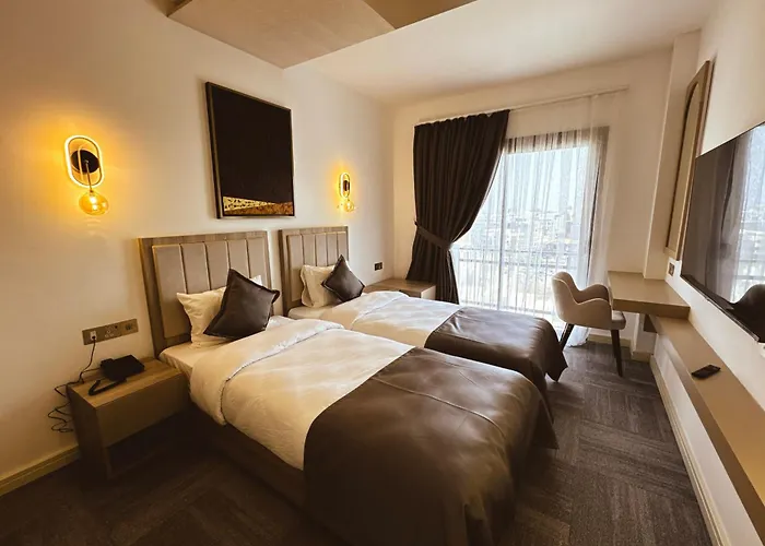 ホテル Dorana Art 3*