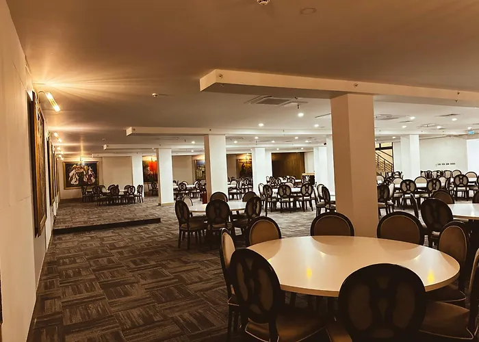 ホテル Dorana Art キレニア