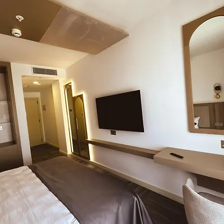 Hotel Dorana Art Kirenia