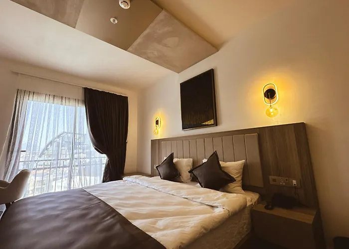 ホテル Dorana Art キレニア